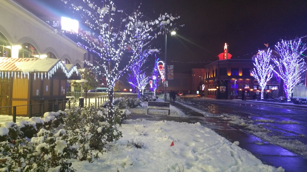 Blueneko's tweet photo. What is even furry convention?

Snow. Derp. Alcohol?

#MFF2016

#wewillreturn SOON https://t.co/5LIQxhqsTP
