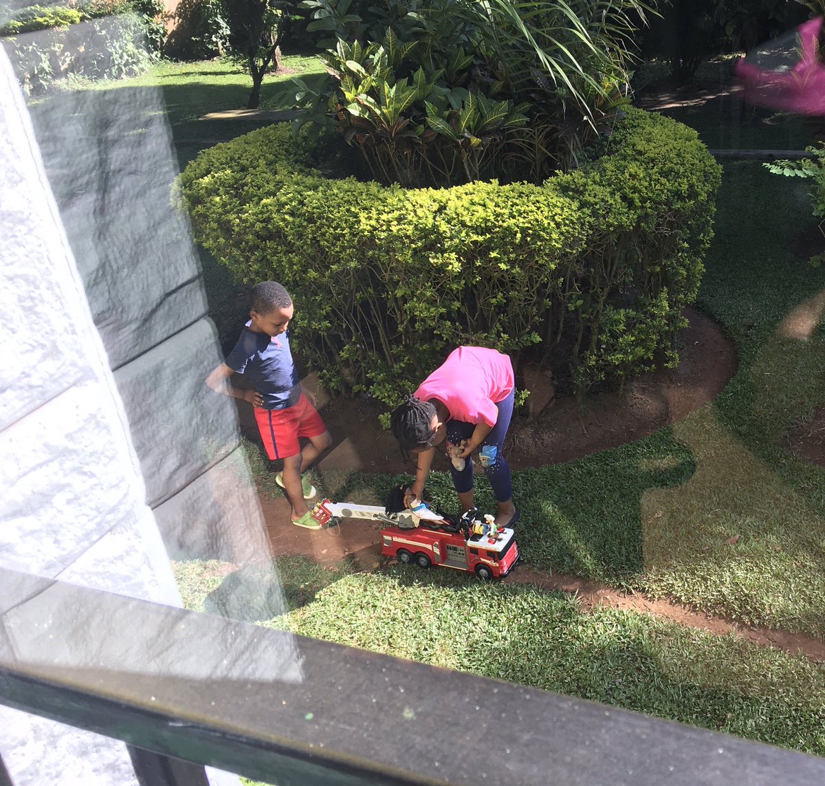 SeraNjoro's tweet photo. Today’s weather is perfect for #outsiding.
#kidsplay #toys #fun #momlife https://t.co/RnBUNbawDB