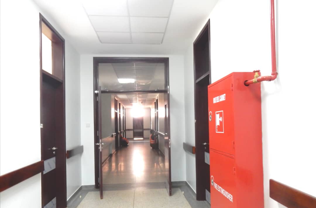 eddylinkUG256's tweet photo. The Newly Rehabilitated &amp; Expanded Kayunga Hospital;

The facilities that are in use include: laboratory, Medicine stores, Out Patient Department which provides antenatal care services for pregnant women, physiotherapy, main theatre. 
@MinofHealthUG
@DianaAtwine

#MOHDelivers https://t.co/mymRvSlZso