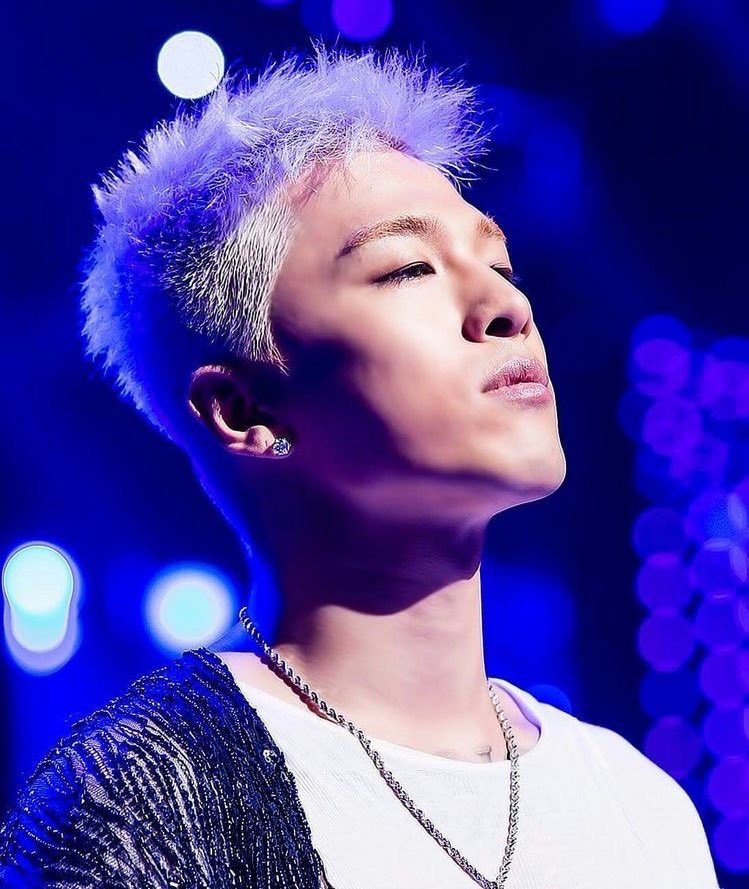 ~thread~𝓣𝓱𝓲𝓼 𝓬𝓻𝓸𝔀𝓷 𝓸𝓷 𝓽𝓱𝓲𝓼 𝓣𝓪𝓮𝔂𝓪𝓷𝓰