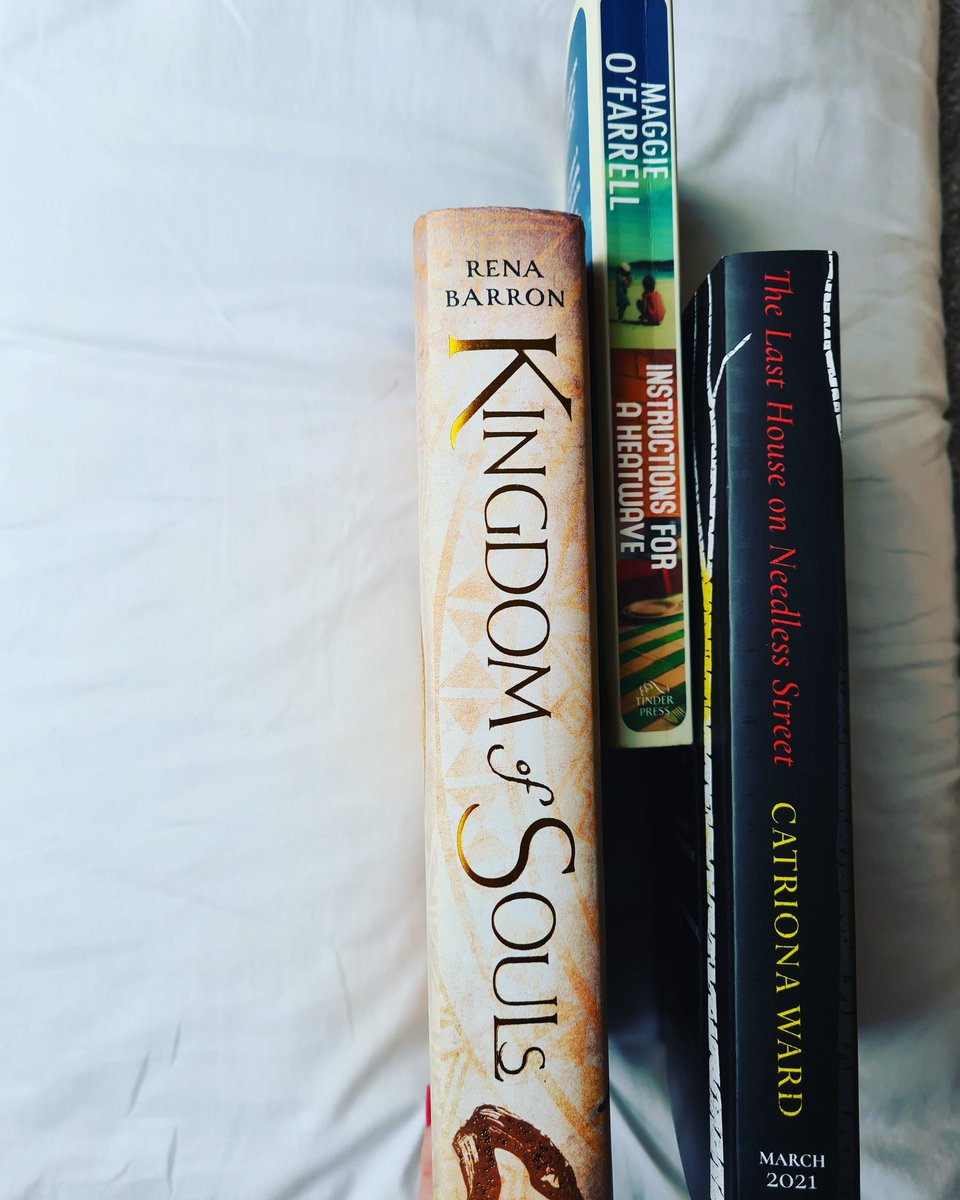 shh_reads_'s tweet photo. My #lastnownextreads over on my insta today. 
Have you read any of these? 
#book #BookTwitter 
Thank you @ViperBooks for The Last house on Needless. Looks so good 😃 https://t.co/F6IRs5F1hy