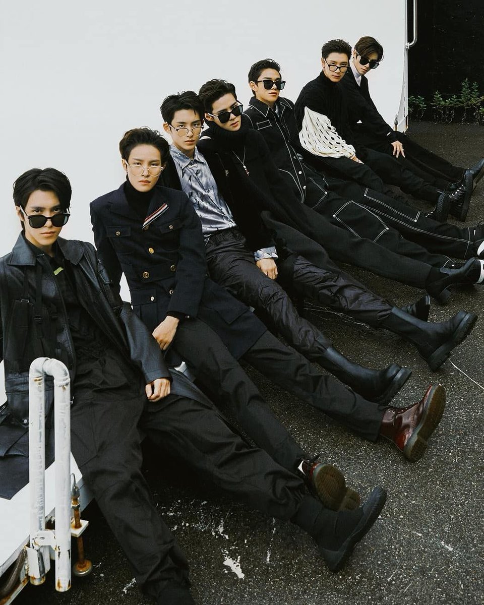 WayV wearing glassesa thread;