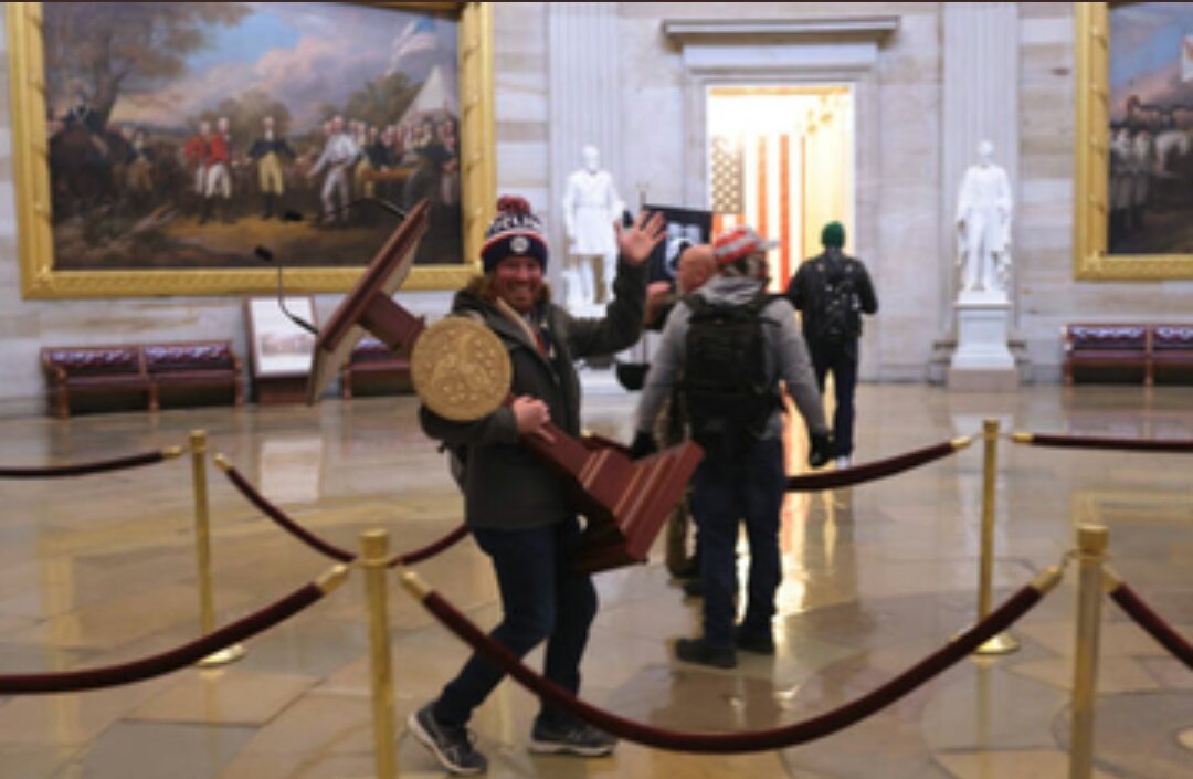 3. So, someone from Getty Photos took these photos. Must not of been that MUCH of a threat. Looks like they were ALL over the place snapping pics.