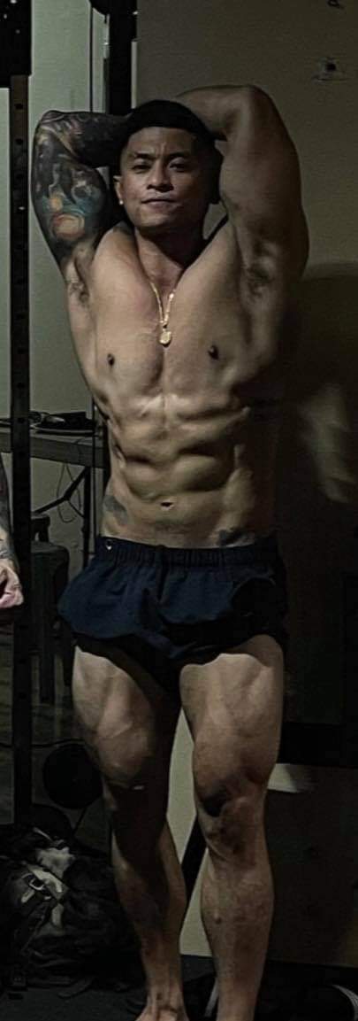 PinoyMenInUnfrm's tweet photo. Kanin na lang kulang coach. 😛
CTTO
#SarapNgPinoy #Straight #Gymfit #GymMotivation #Gym #PinoyBodyBuilder #PinoyMuscle #MusclePinoy #Aesthetics #Braso #Pandesal #Abs #WowUlam #Ulam #Coach #Tattoo #Tattooed #TattooedPinoy #Ink #Inked #Err https://t.co/IJjPA1PO6W