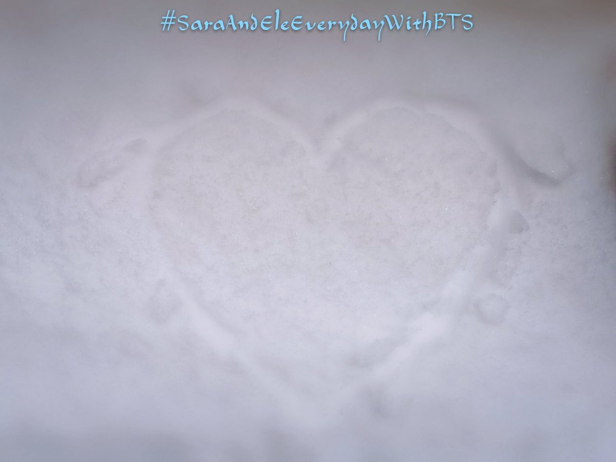 BlueSoul13_'s tweet photo. Snow heart 🤍❄
#EverydayIStillLoveBangtan 💜
#aMomentWithYouInThis2021 📸
#SaraAndEleAlwaysWithBTS 🎶
#07With7 #JanuaryShoot ❄ https://t.co/bP4JViELxh