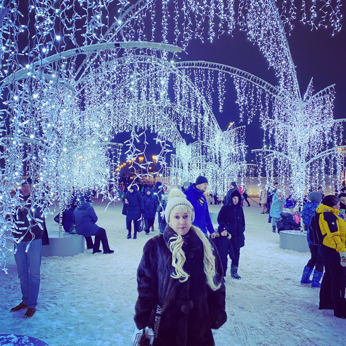musicinessatop's tweet photo. Друзья! 🎄 С Рождеством Христовым! 🙏🙏🙏
.
#рождество #кубинка #парк #патриот #паркпатриот #inessatop #инесса #inessa #певица #артист https://t.co/jzToTIno4h