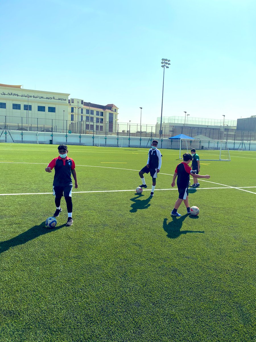 PE_WEK's tweet photo. Year 9 students enjoying their socially distanced, skills based curriculum this week in PE lessons. We’re delighted that we can now offer invasion games within lessons adhering to strict protocols. #WEKPE #Year9 https://t.co/Vq8Vw5rSVX