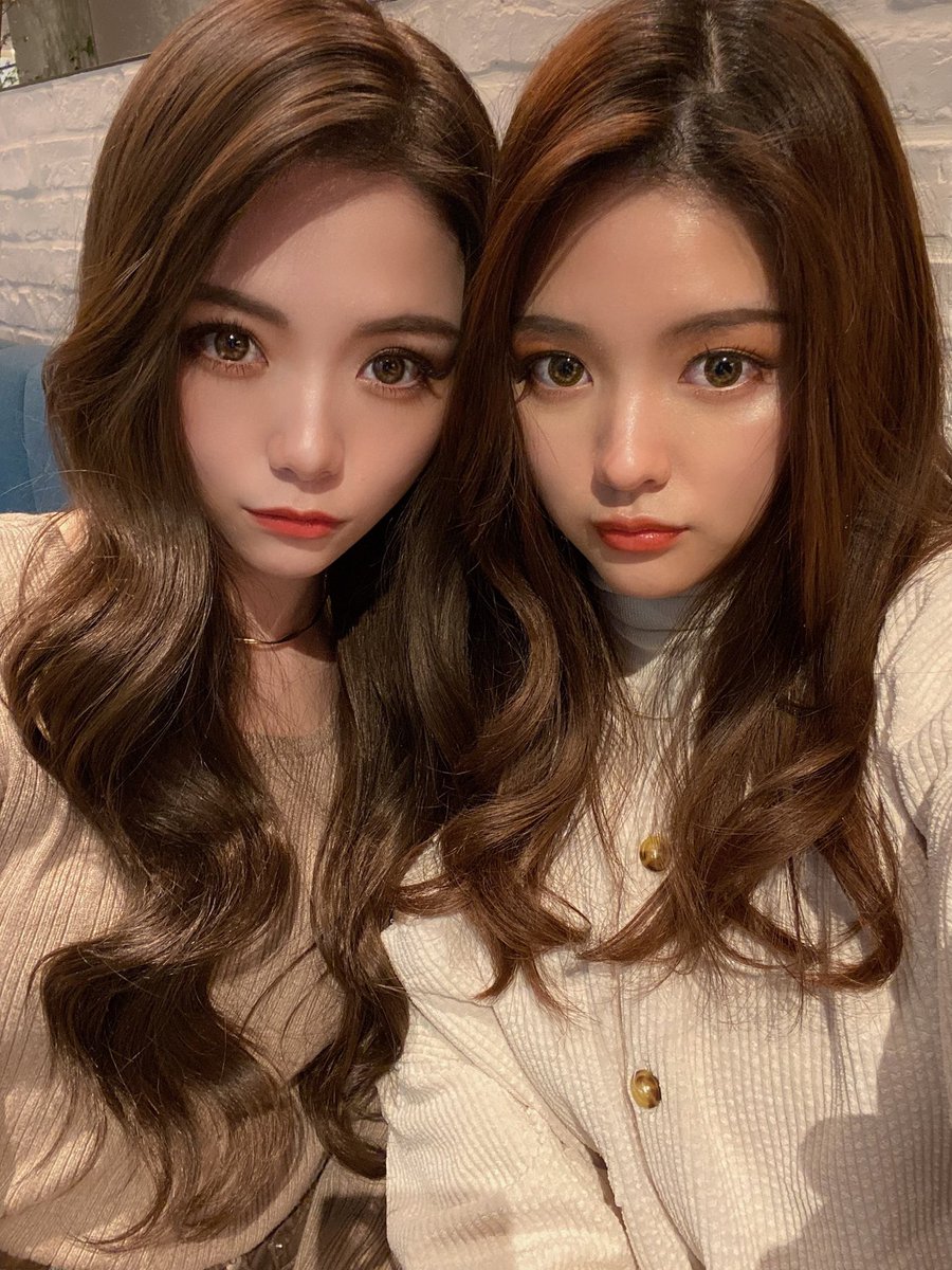 1112Miyu's tweet photo. 昔から似てるって言ってもらえます👭

こまったね☺️爆笑 https://t.co/ZkMNh3qm3S