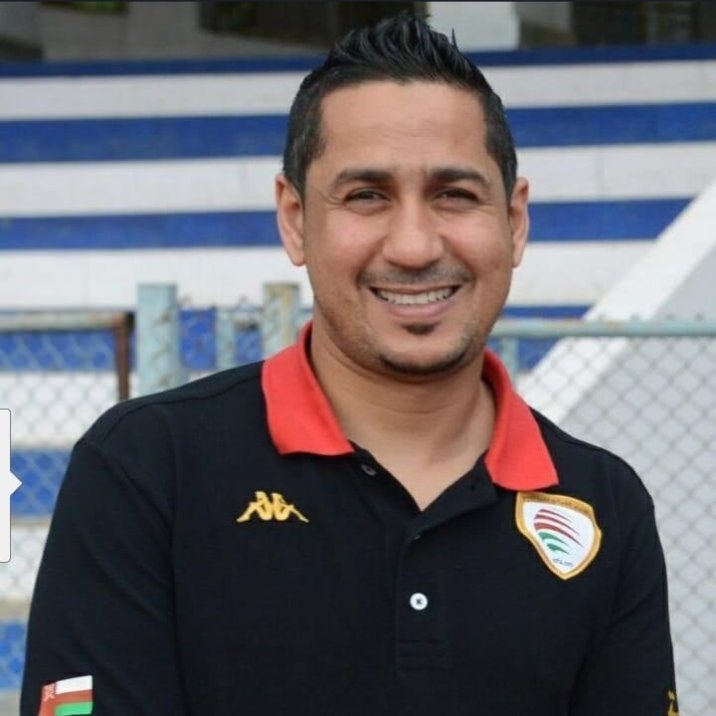 بدر الميمني يقود تدريبات صحار لموسم واحد جريدة عمان