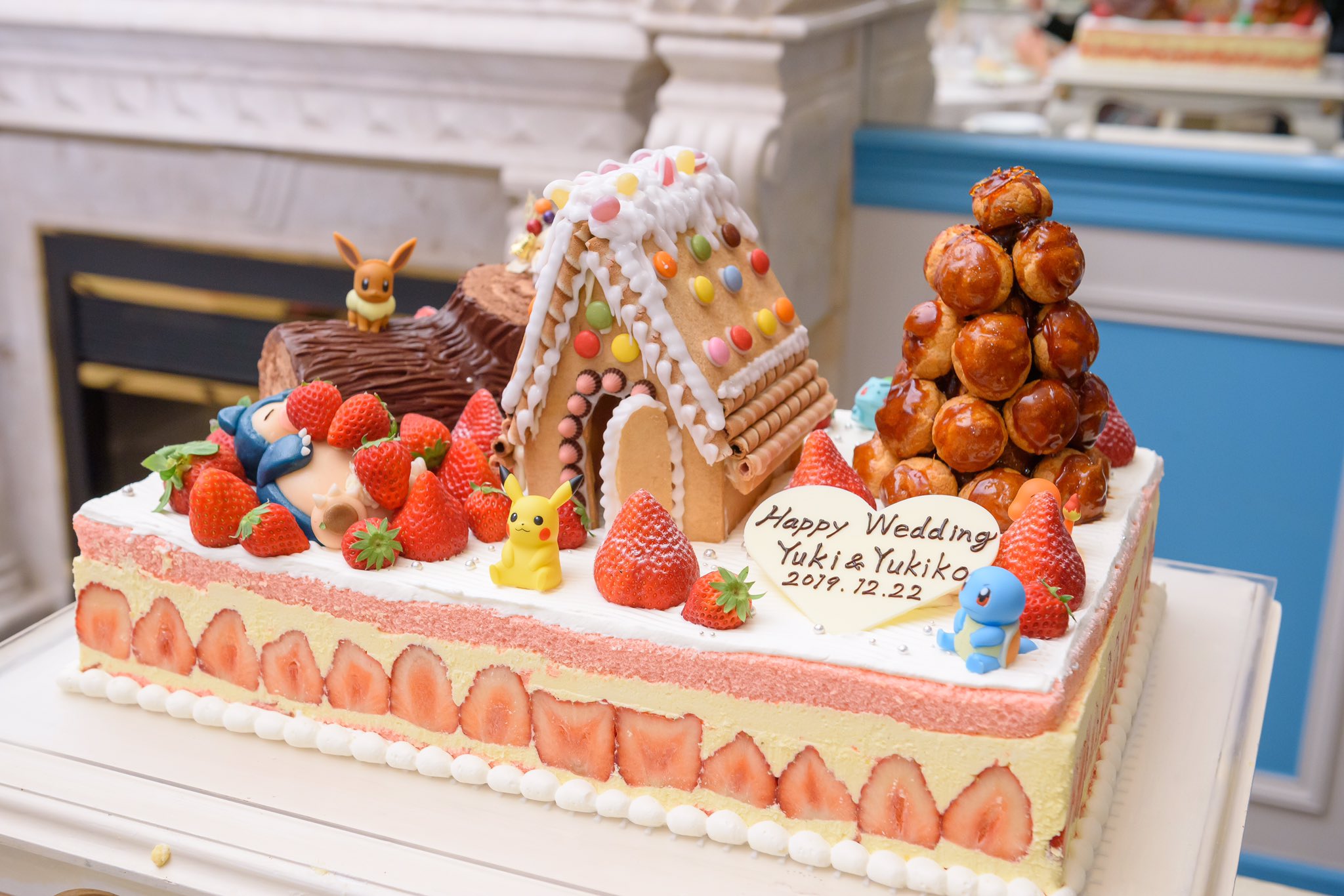 Twitter 上的 ウエディングファンタジア 静岡 結婚式場 お2人の大好きを詰め込んだ夢のようなウエディングケーキです カラフルなお菓子の家やポケモンのキャラクター達もとっても可愛いですよね お2人ならではのオリジナルウエディングケーキ 皆さんなら