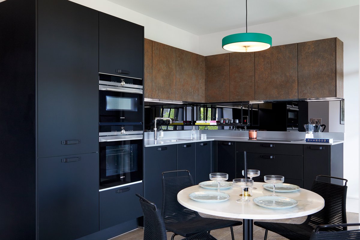 N1_EWR's tweet photo. If you are looking for a fresh start in 2021, with hopes of owning your own slice of London high on the agenda, why not book a viewing with our sales agents @StoneRealEst @savills

#newhome2021 #buyinlondon #interiordesign 

Interior finishes by Studio Iro
📸  Anna Stathaki https://t.co/nmIBxLJlpo
