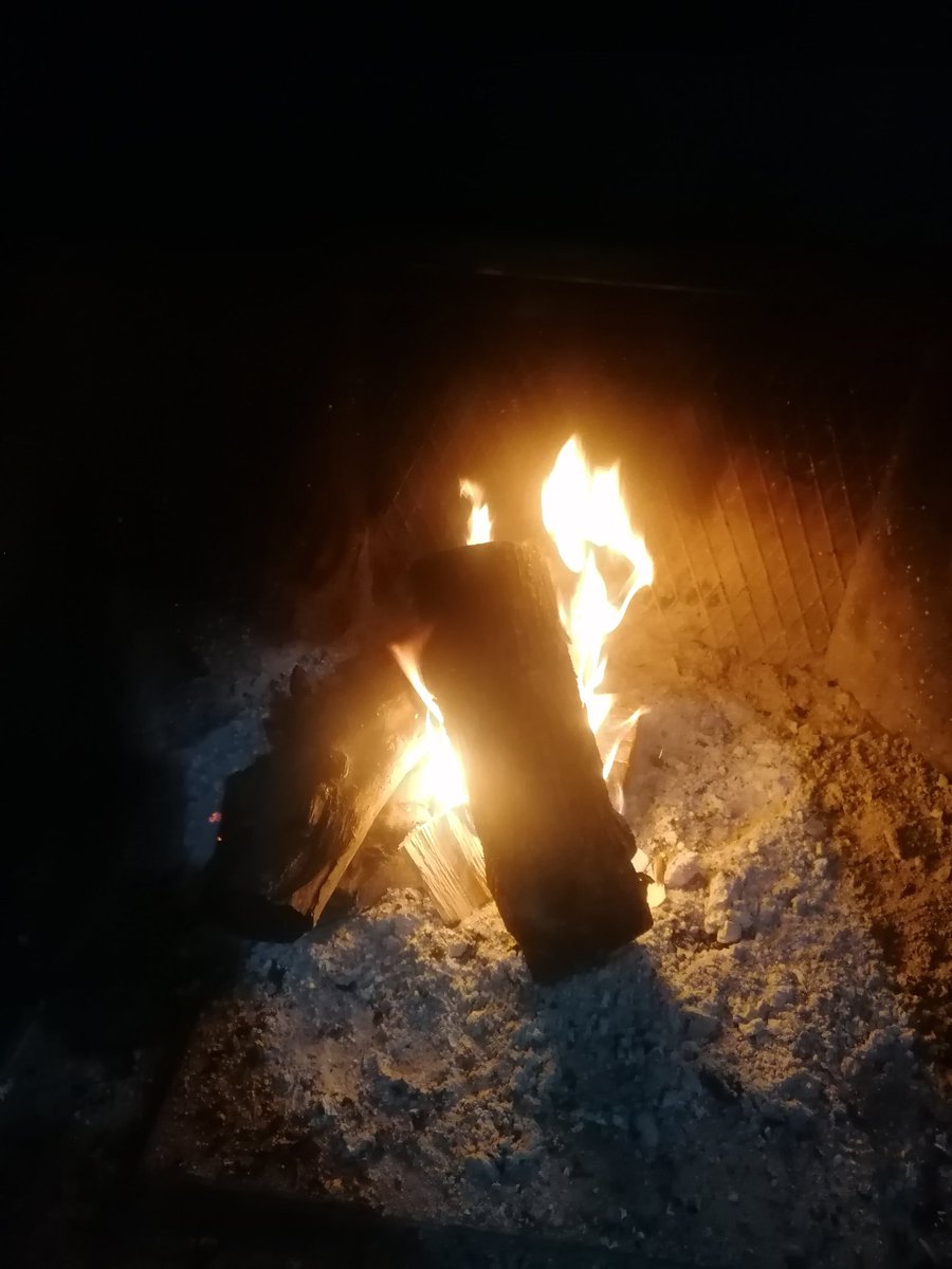 Feliz día a todos parece que hoy toca lumbre jajajja #vivalacaza