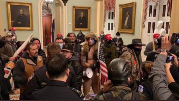 "Erdoğan'ı devirmek, 
Türkiye'yi durdurmak."
Sloganları buydu. 

ABD müdahalesi bekleyenler, 
ellerini ovuşturup Biden'a 
sinyal gönderenler niye suskun!

2021'de oradan size yardım gelmez.
Gelemez...
#ABDdarbe