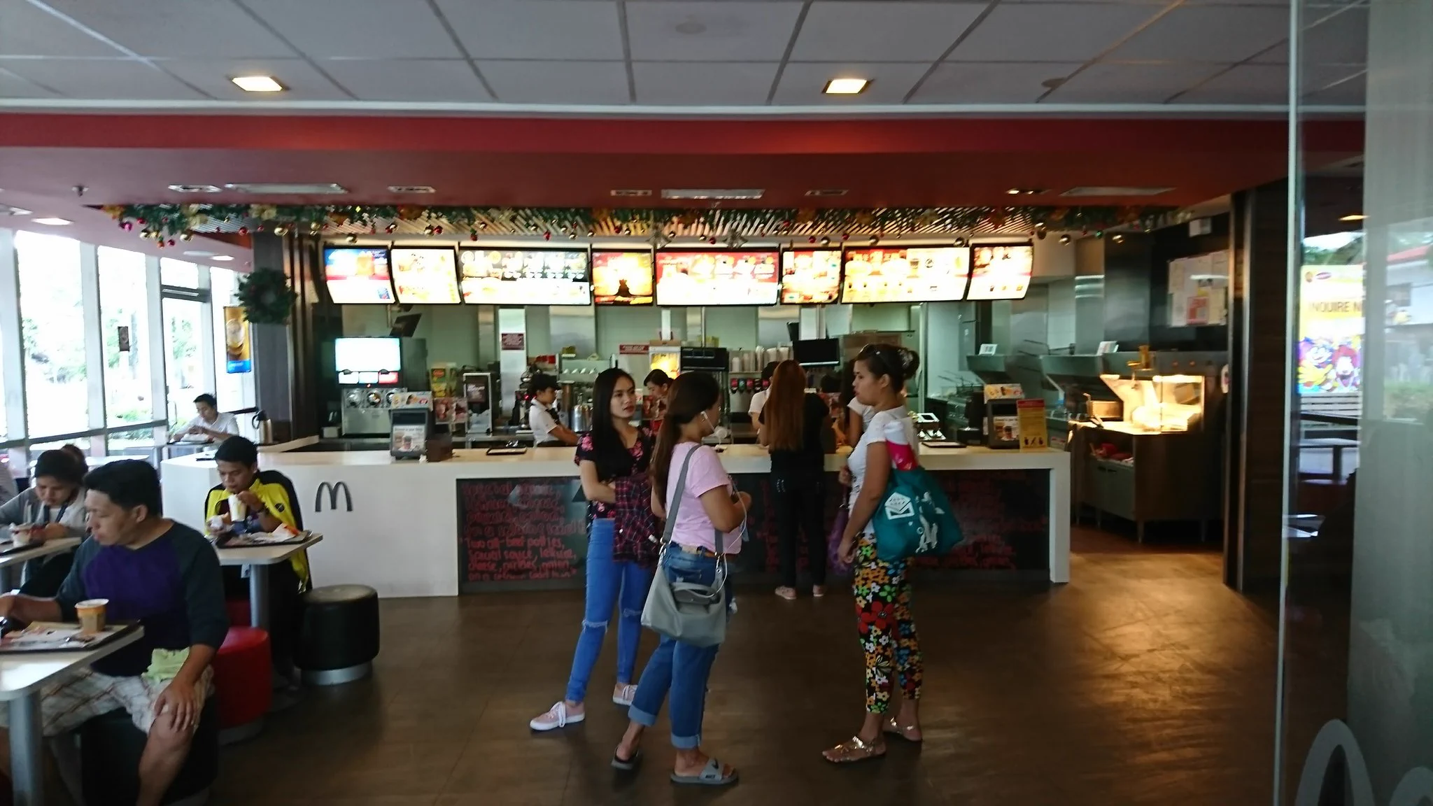 @Kohitsujisha @4JPN 🇵🇭フィリピンのマクドナルドはご飯がありました。日本人より米食う人たち🤗 