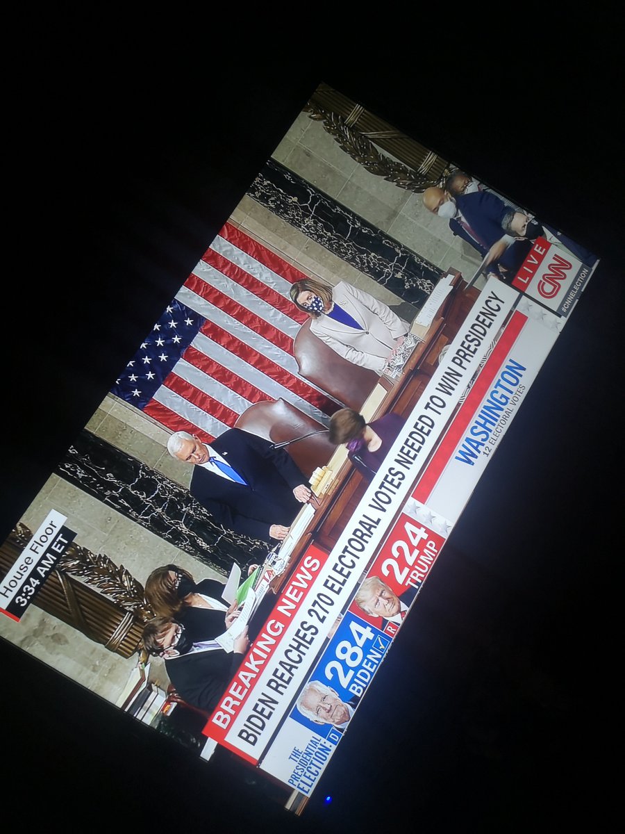 julessteele83's tweet photo. That's how to do it! after their offices were stormed, they came back and are still working at 3:34am, putting the country first
#niexecutive
#WashingtonDC https://t.co/4ILgGna1Ri