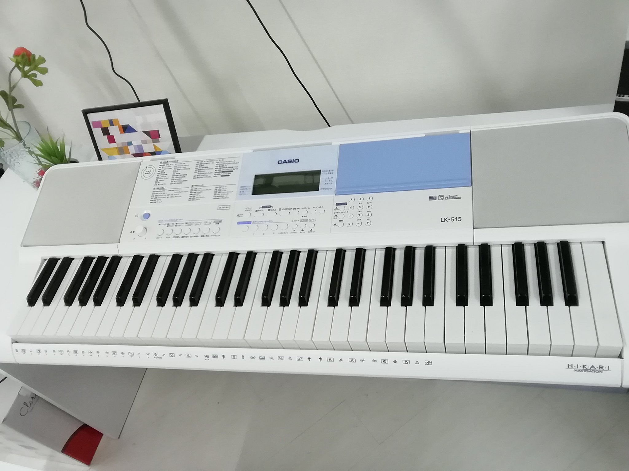 二葉楽器 Casio キーボード Lk 515入荷しました 61鍵盤で楽譜が読めなくても 光る鍵盤に合わせて弾ける 初心者に優しいキーボードです ヒット曲からアニメ クラシックまで0曲内蔵 アプリで好きな曲も増やせます T Co Rdggpmo2yl Twitter