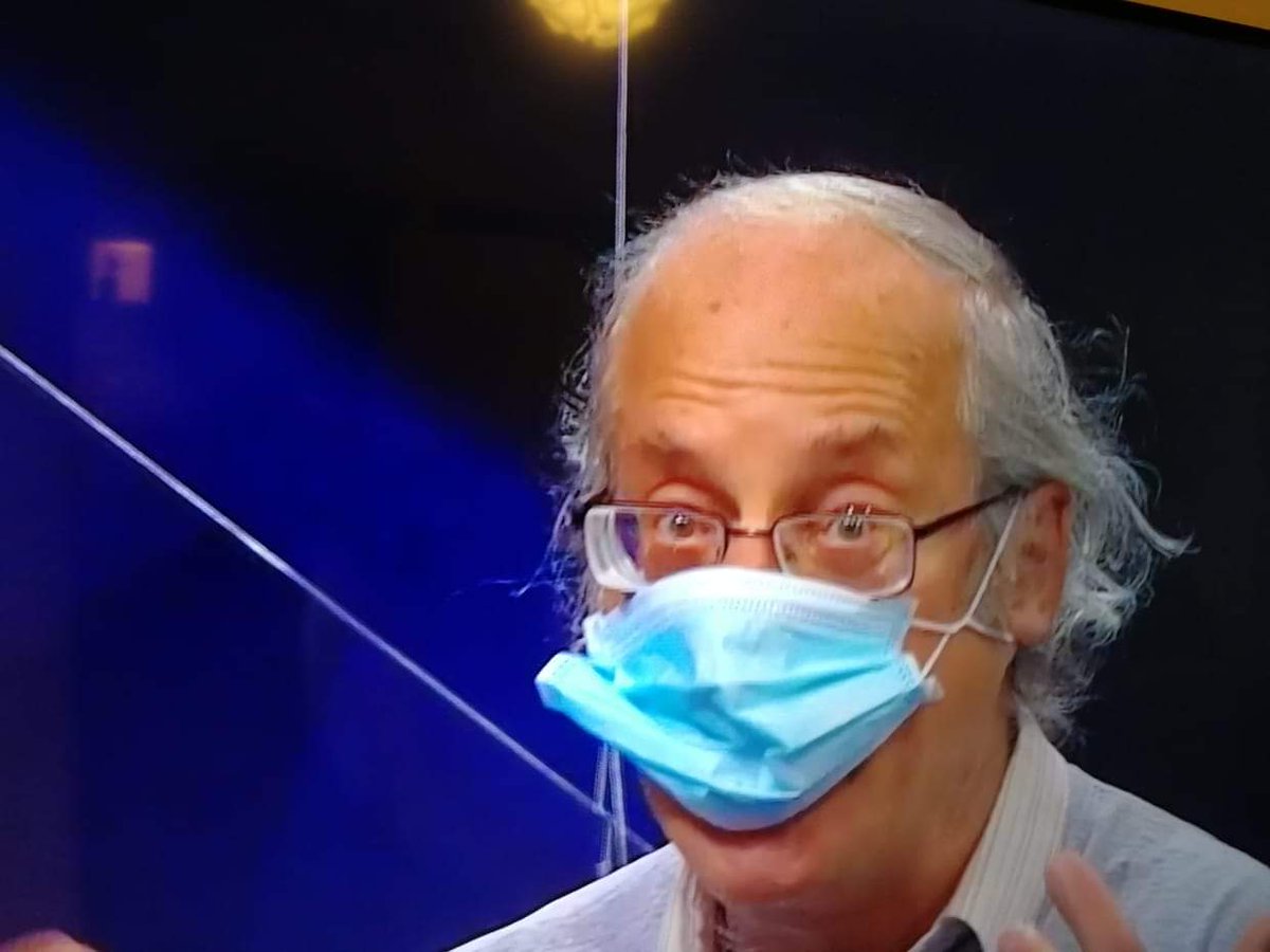 blazskok's tweet photo. Docu se je včeraj očitno preveč mudilo nazaj v prihodnost 😂 @InfoTVSLO #oddajaMojemnenje https://t.co/cQSVBzx8kE
