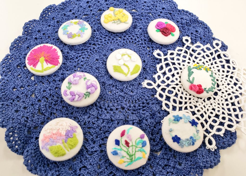 bluebee_s's tweet photo. 1枚目つまみ細工の雛祭りリースと春リース
2枚目つまみ細工の姫ブーケ
3枚目刺繍のお花ブローチ
4枚目つまみ細工のミニシュガーピン
春らしい作品を揃えてみました🌸
#フォロワー1000以下の一次創作作家応援発掘フェス
#新春芸術祭2021
#お花作品鑑賞会
#TLを花でいっぱいにしよう https://t.co/tDH2NGPDCE