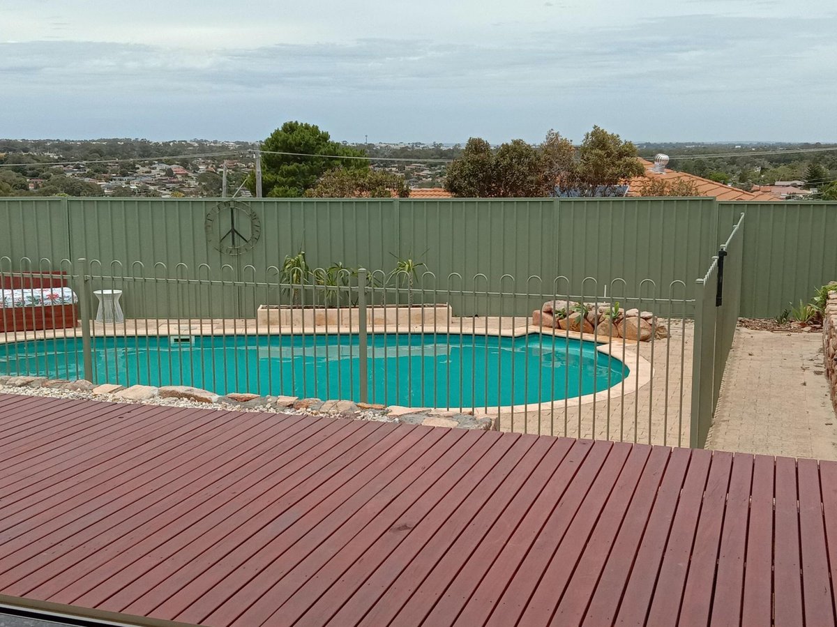 AusHomes4Sale's tweet image. Newly renovated 4 bed 2 bath #Beldon home. Resort style inc home theatre, spa, deck, pool  low maintenance native gardens. Situated with views to the Darling Range and #Perth City. buff.ly/38tyFj1
