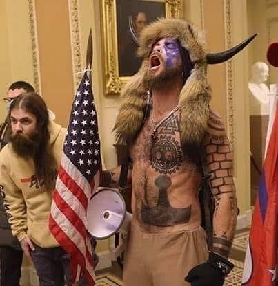 “Io col mio amico culo di gomma famoso meccanico, sul ciglio di una strada a contemplare l'America”.