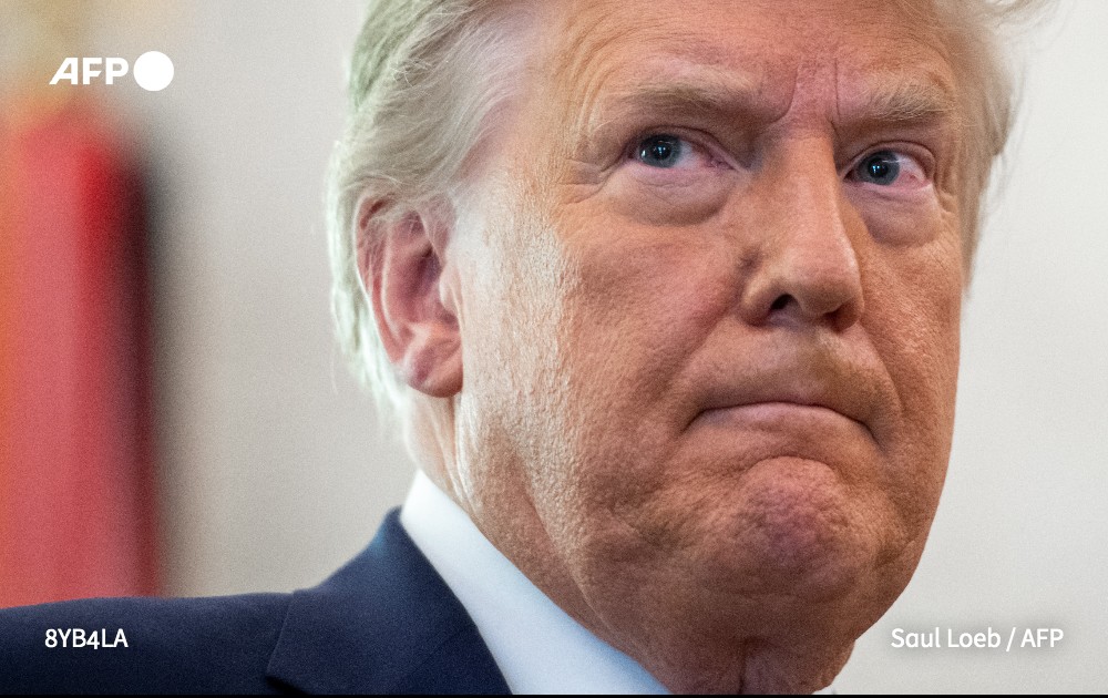 afpfr's tweet photo. Donald Trump admet que son mandat est fini, promet une "transition ordonnée" #AFP https://t.co/ntwNCXtmJL