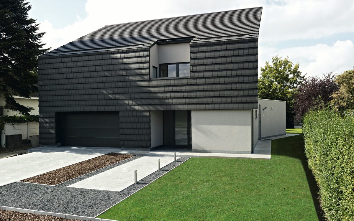 Wienerberger_In's tweet photo. #Koramic Actua - a contemporary and innovative #clay roof tile.

Anyone who chooses clay tiles for the #roof and #facade makes an aesthetic statement. The possibilities of this monolithic approach are very extensive. 

pic credit: https://t.co/KaK2ehtapi https://t.co/V6TipDuIT7