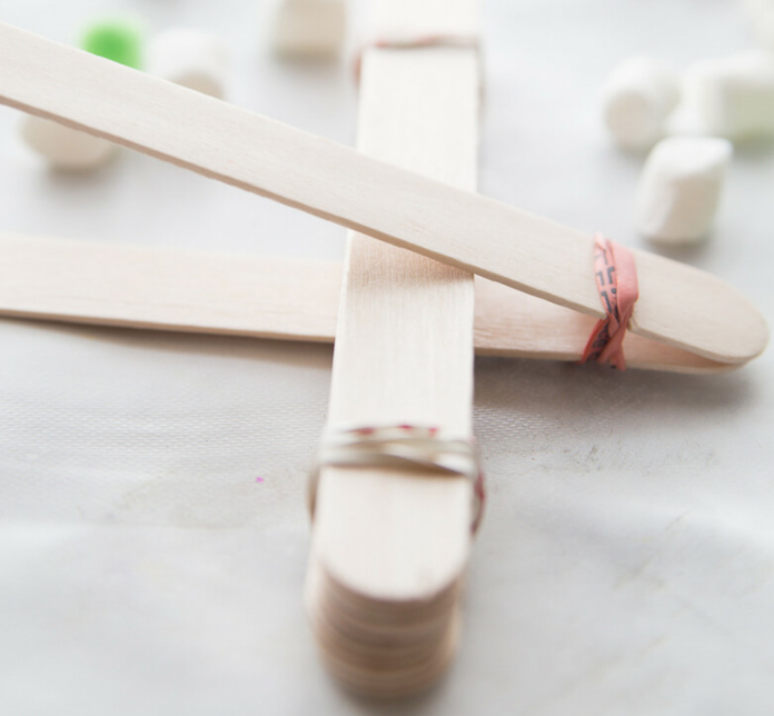 Next week we will be sending home lollipop sticks and elastic bands for our  #InspiredToLearnCatapult challenge.  https://docs.google.com/document/d/1BKEu3AZAzuR7PjyuIfGJij0JKXzdVhdPGRF8aCqAvSY/edit?usp=sharingCost per child = 17p (via  @Consortium_Edu). Contact-free packs will be hand delivered by team of volunteers as part of their daily exercise.