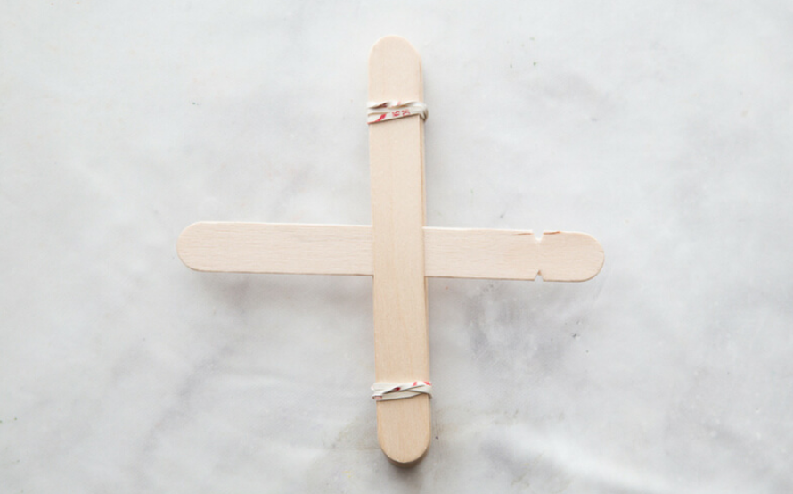 Next week we will be sending home lollipop sticks and elastic bands for our  #InspiredToLearnCatapult challenge.  https://docs.google.com/document/d/1BKEu3AZAzuR7PjyuIfGJij0JKXzdVhdPGRF8aCqAvSY/edit?usp=sharingCost per child = 17p (via  @Consortium_Edu). Contact-free packs will be hand delivered by team of volunteers as part of their daily exercise.