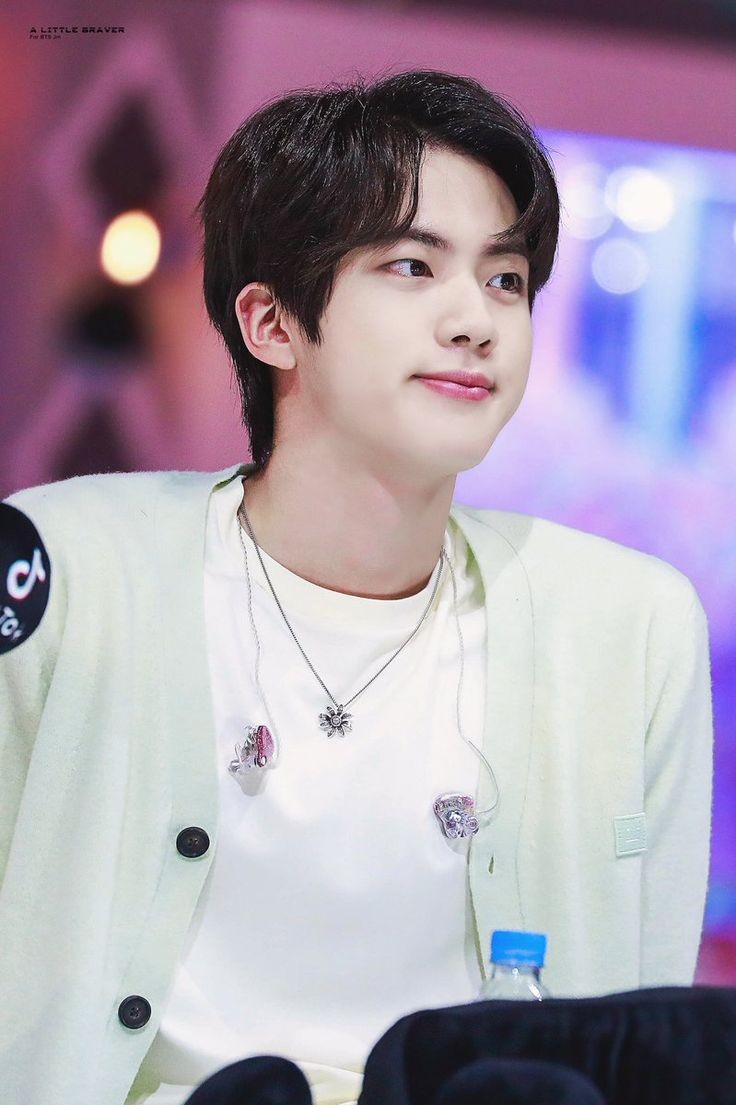 SOEKJIN'S INSANE DUALITY: A THREAD..................................... @BTS_twt  #Jin  #Soekjin  #KimSoekjin