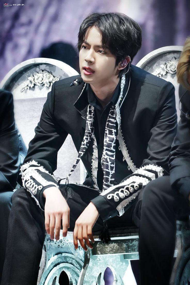 SOEKJIN'S INSANE DUALITY: A THREAD..................................... @BTS_twt  #Jin  #Soekjin  #KimSoekjin