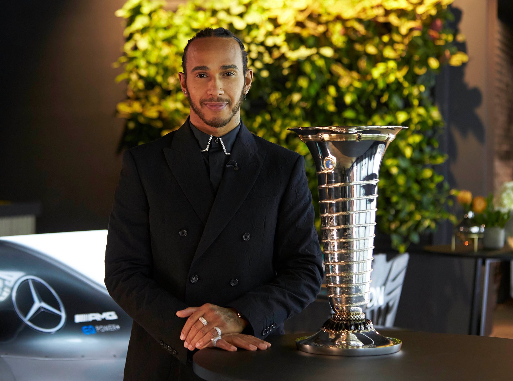 Lewis Hamilton Leo ametimiza miaka 36...

Happy birthday 