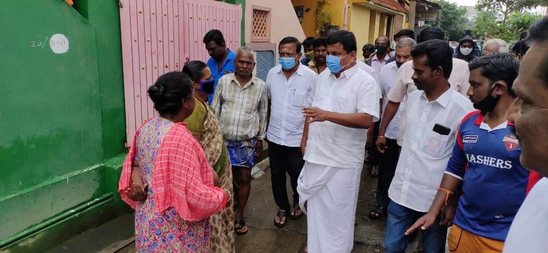 PRGArunkumar's tweet photo. கோவை புறநகர் வடக்கு சட்டமன்ற தொகுதிக்குட்பட்ட கணபதி பகுதிகளில் நேற்றிரவு பெய்த கன மழையினால் ஏற்பட்ட சேதங்களை  நேரில் சென்று ஆய்வு மேற்கொண்டேன் மற்றும் மாநகராட்சி அதிகாரிகளிடம் ஆலோசித்து அதை பொதுமக்களுக்கு இடையூறு இன்றி விரைந்து முடித்து தருமாறு உத்தரவிட்டேன் https://t.co/h69WvTW6N1