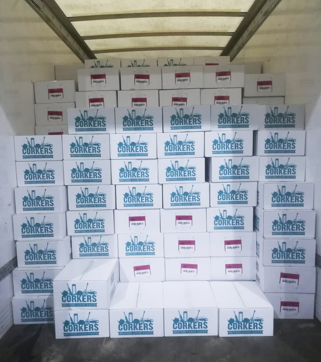 CorkersCrisps's tweet photo. Yesterday Corkers delivered more than 11,000 packets of crisps to Addenbrookes Hospital site for the staff to have on their breaks.
Thank you to all at Addenbrookes and every NHS medical centre in the country. We are so grateful. 🌈❤️🌈
@addenbrookes @CUH_NHS  #ACT4Addenbrookes https://t.co/vmHmG4M49Q