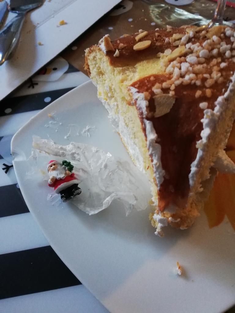 #Aruseros488 En serio???? Pero qué es esto? Roscón de que???