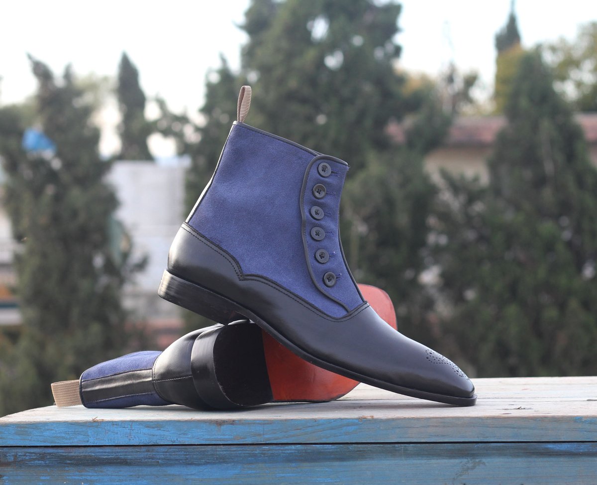 TheLeatherSouq's tweet photo. #men  #leatherandsuedeboots #blackblueboots #brogueboots #buttonboots #anklehighboots #ankleboots #menboots #handmadeboots #designerboots #mensfashion #stylishboots #fashionboots #streetwear #menformalwear #footwearformen #gentelmanshoes – theleathersouq https://t.co/vRM0VDKUnX https://t.co/cErdfKP0JG