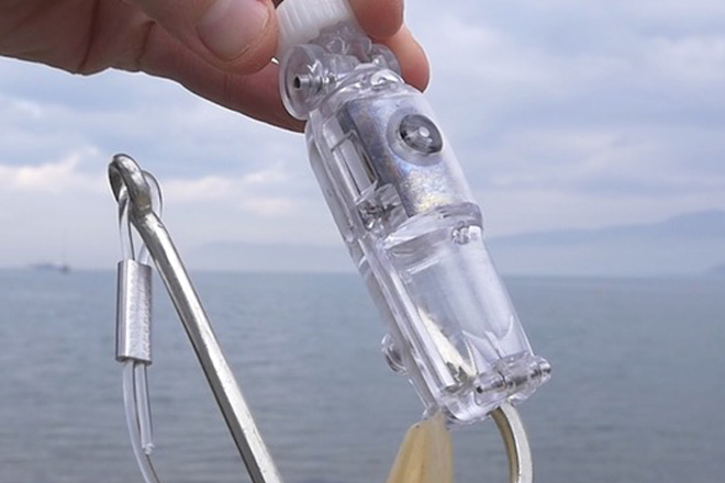 CleanCatchUK's tweet photo. Feature of @Hookpod in @Coolgreentech, a #seabird #bycatch mitigation device for the #longline fleet, developed in collaboration with the #fishing industry. A somewhat expensive but effective option, Hookpods are now used widely in #NewZealand. Read more: https://t.co/psjSlCuhUU https://t.co/xvWVL3AXD8
