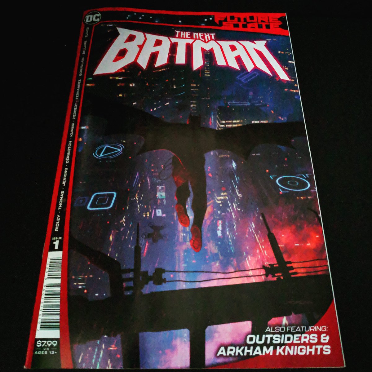 Adrian_EB_'s tweet photo. Los nuevos cimientos de la #Gotham del futuro se están haciendo muy bien en este primer número del #comic “#TheNextBatman” dentro de #FutureState, con #JohnRidley #NickDerington #BrandonThomas #SumitKumar #PaulJenkins #JackHerbert y que lo publica #DC -->
https://t.co/MEfg9zCD0t https://t.co/wrBZWEa1Yo