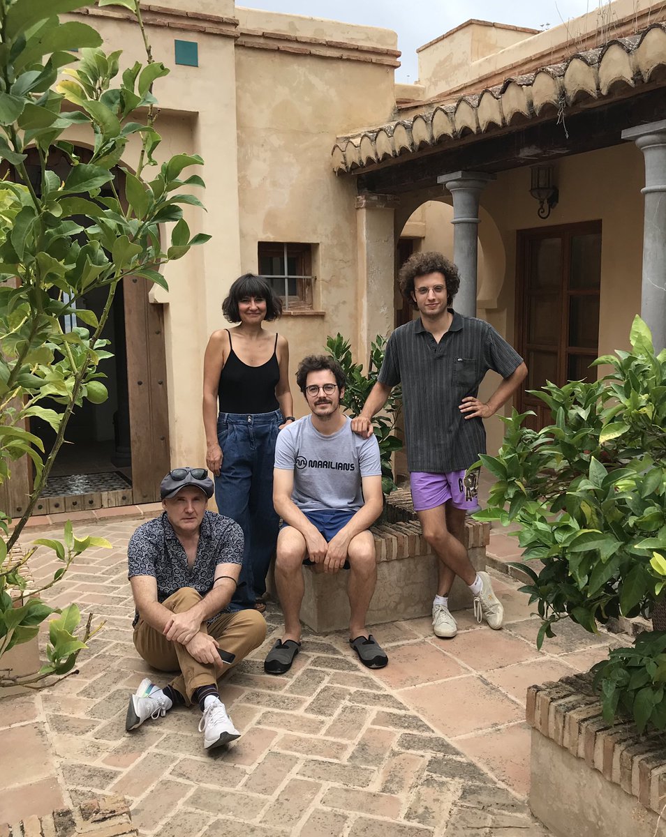 Al loro que es de oroo 🦜😍 <a href="/amaraloficial/">Amaral</a>