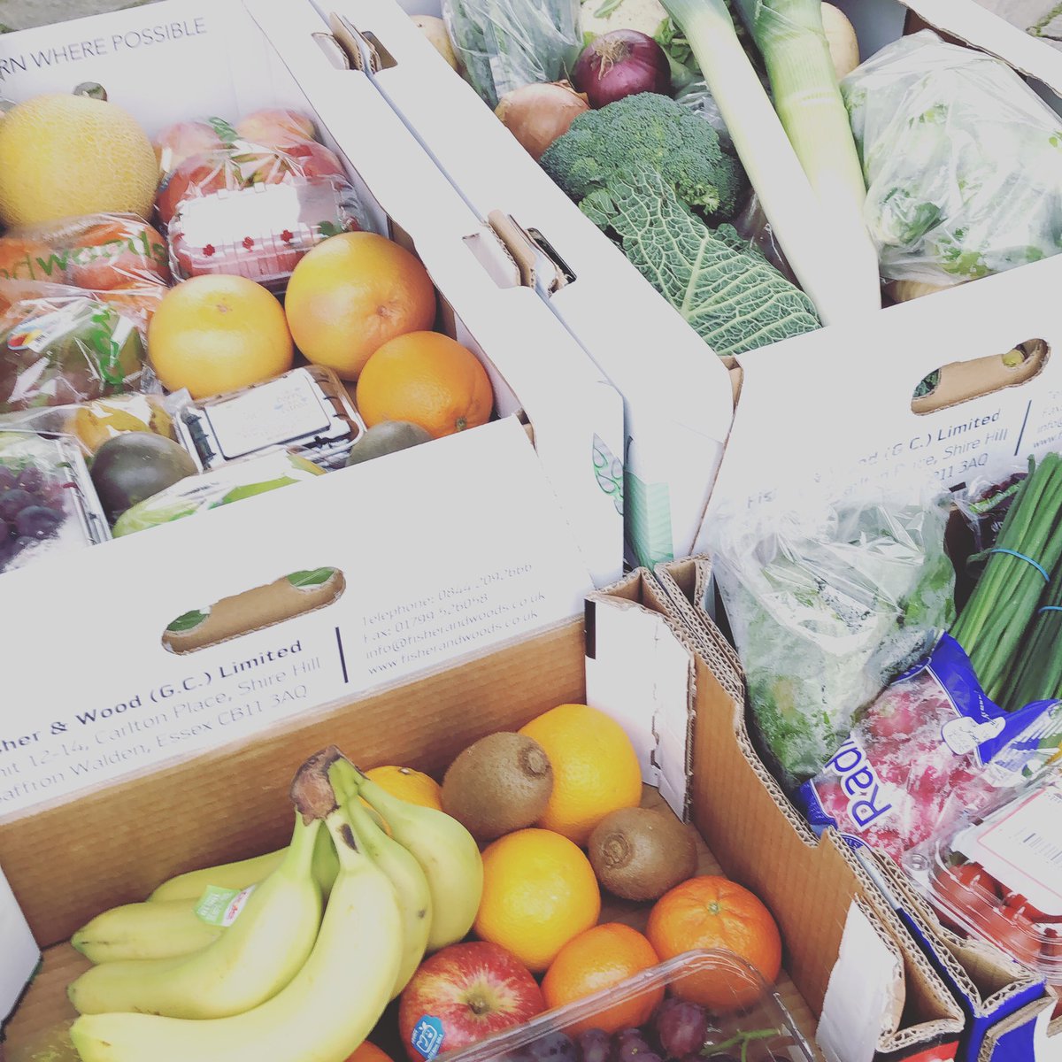 thewindmillCG's tweet photo. We are OPEN until 3pm today! A selection of fruit &amp; veg boxes. Come and see us or email us for delivery info@thewindmillchathamgreen.com #fruitandveg #fruitandvegbox #fruitandvegboxes #local #fresh #freshproduce #smallbusiness https://t.co/UaVYZYyoTA