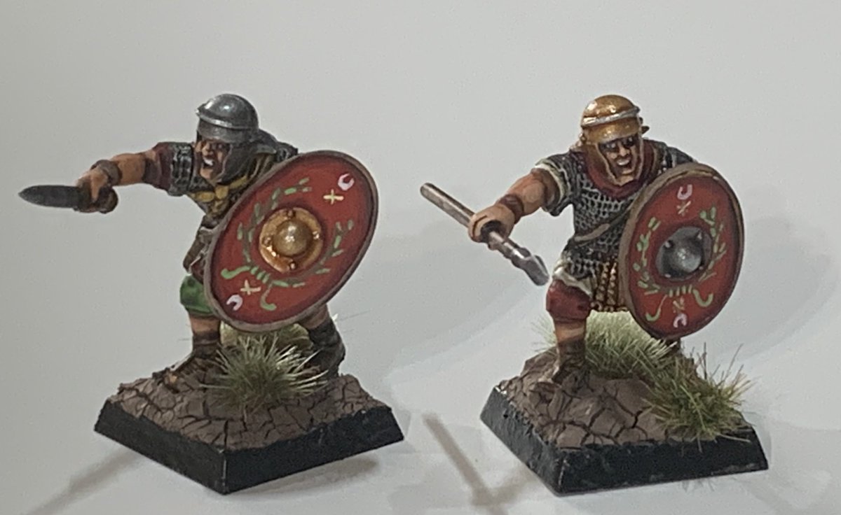 oxymandiasCDO's tweet photo. #Roman auxilia from @WarlordGames finished today. Aiming to get a Roman century painted for #warlordsoferehwon. #28mm #ancients #wepaintminis #warmongers #miniaturepainting #paintslam21 https://t.co/kmA6W9gICB