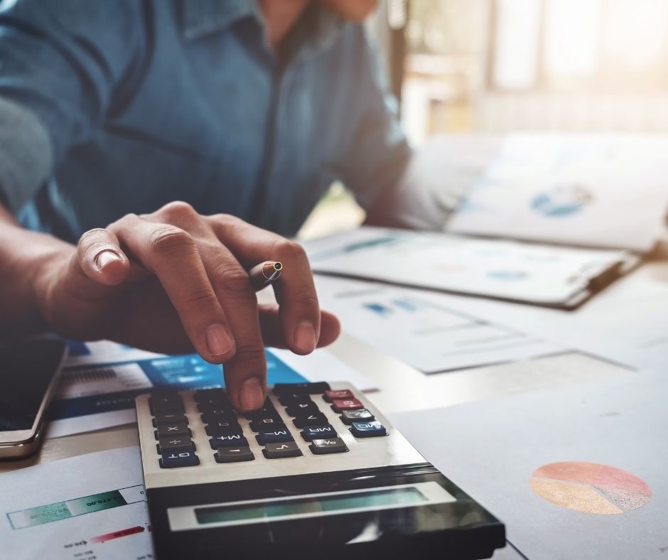 Wondering how the presidential #election and the shift of control in the #Senate may impact you and your business moving forward? Join <a href="/CLAconnect/">CLA (CliftonLarsonAllen)</a> January 26th as they discuss #tax and economic implications as a result of the recent elections: 

goto.webcasts.com/starthere.jsp?…