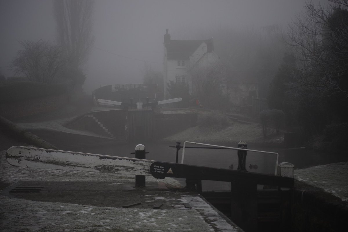 JohnLLNicholas's tweet photo. Misty and frosty around “the cut” earlier today ..... https://t.co/Vc5HppnyUu