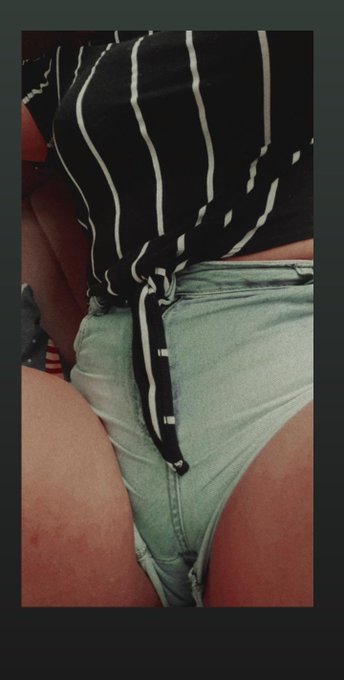 Boa tarde amores!  Dica da Ally: n&atilde;o pe&ccedil;a "promo" pra nenhuma camgirl e goze gostoso com ela 😘 https://t<a href="/tag/pornhub"class="tags"><span>#pornhub</span></a><a href="/tag/camgirl"class="tags"><span>#camgirl</span></a><a href="/tag/peitoawards"class="tags"><span>#peitoawards</span></a><a href="/tag/tetasawards"class="tags"><span>#tetasawards</span></a><a href="/tag/exibicionistasquen%C3%B3samamos"class="tags"><span>#exibicionistasquen&oacute;samamos</span></a>