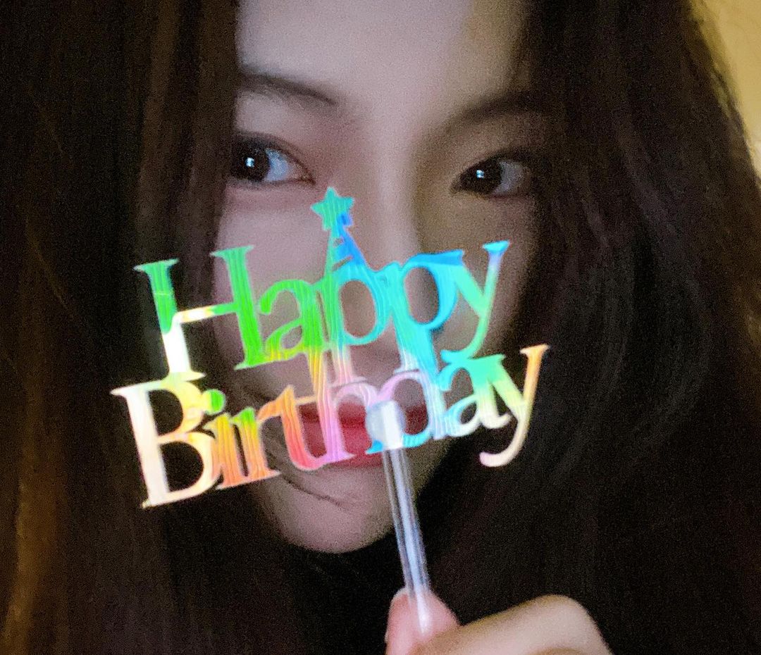 tehetay's tweet photo. HAPPY BIRTHDAY to my bestie my wife my love the loml everything aka sun-bin #HappySunbinDay https://t.co/g1JOdOloiL