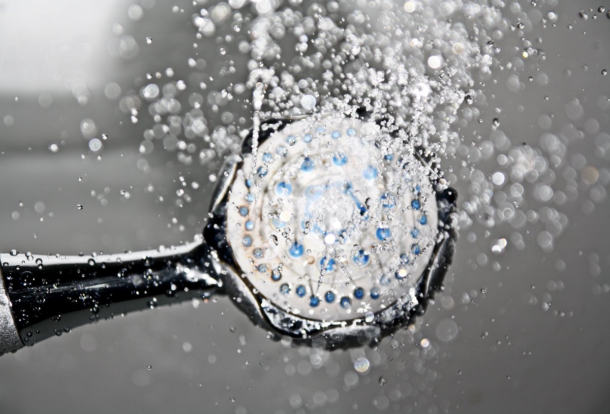 weRpossibility's tweet photo. Looking to lower household energy costs?  Energy efficient showerheads can make a big difference.  Find out more and learn about the #EnergyAffordabilityProgram of the United Way of Bruce Grey at https://t.co/g1MLyQMl5d 

#EnergySavingTips #ReduceEnergyCosts https://t.co/Zligib9VS6