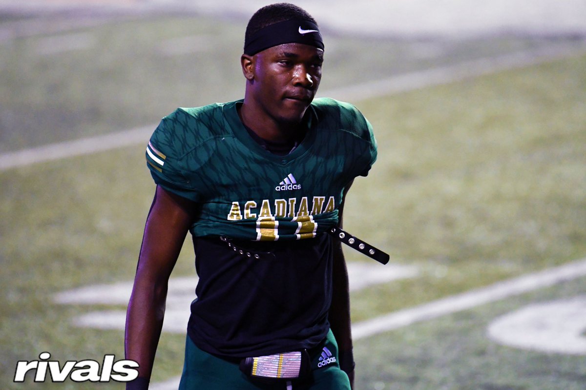 samspiegs's tweet photo. #Rivals250 CB Laterrance Welch played the role of hero, sealing Acadiana’s state championship dub with a pick in the final minute

#OU, #HailState + #TAMU have made Welch a priority early on. #LSU is making a strong push to keep Welch in-state, too

https://t.co/ooXkAsAWBb https://t.co/U8hlQO0eJJ