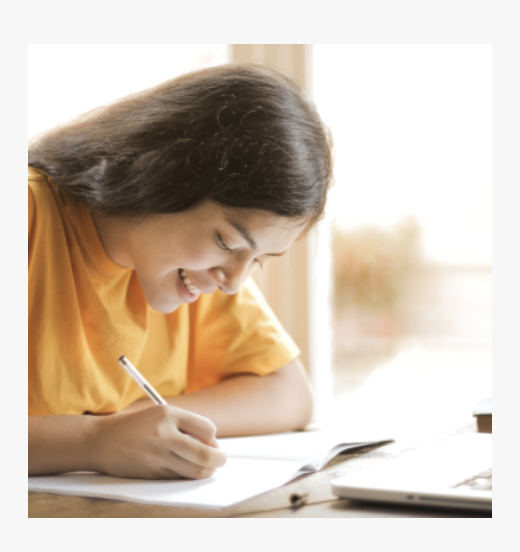Vartek's tweet photo. It's a new year & you're organized & ready to go- but are your students? Help your students start fresh in 2021 by sharing these 5 tips on setting up an at-home learning space: https://t.co/EaoIdX13Ac #EdTech #Vartek #K12 #K12education #IT #K12TechIntegration #TeachersofTwitter https://t.co/IkeWIYVk0F