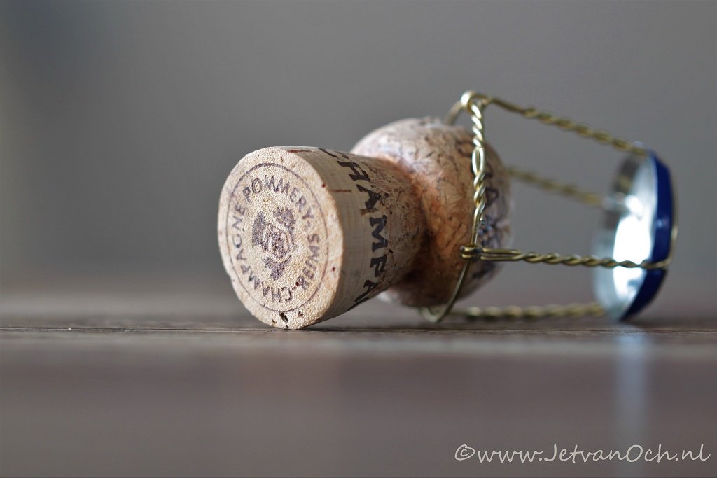 JetvanOch's tweet photo. Champagnemoment 🍾🥂 "another cork to the collection" (3th in 2021 😉) Goede uitslag scan na 7 kuren Cap-Tem, nog 1 te gaan en dan even pas op de plaats. Positief begin van 2021 ..... 😊 #netkanker https://t.co/Mv858Zb7hW