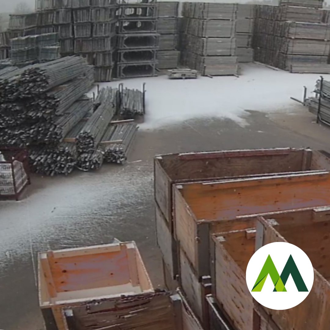 megaandamios's tweet photo. La Oferta de día: con cada #husillo un kilo de #nieve 🌨️.
Hasta que nos quedemos sin husillos que con la nieve vamos para rato 😜.
Abrigaros mucho y ojo con la carretera #comoandamios #andamios #hastalomasalto https://t.co/Yy9xbrbWQx