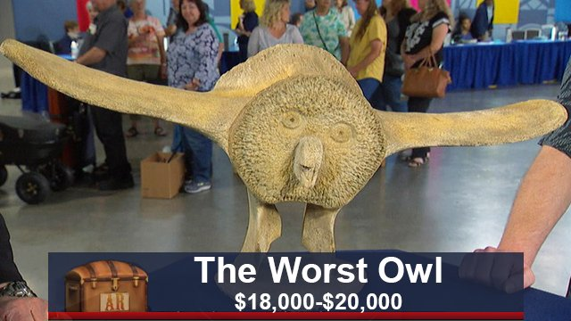 these fake antiques roadshow captions are so funny to me[A THREAD]